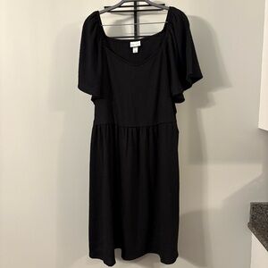 NWOT Basic black dresss with flattering features